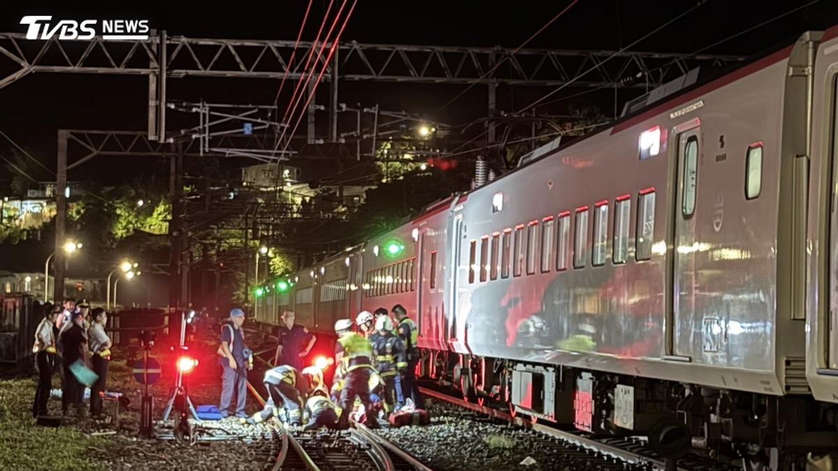 快訊/猴硐車站事故!6旬婦「突闖軌道」遭新自強號猛撞 急送醫搶救