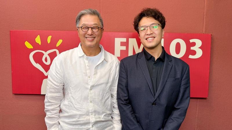 民進黨台北市長參選人近日沈伯洋接受王偉忠廣播專訪。(圖/中廣流行網提供)