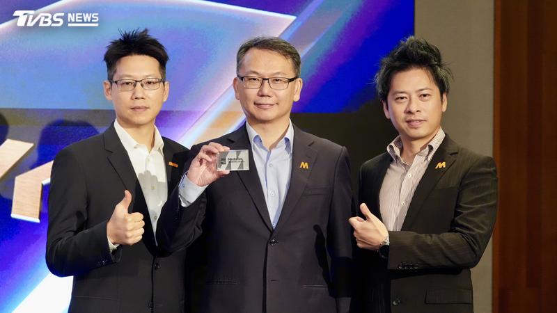 聯發科今發布天璣9600系列旗艦5G Agentic AI(代理式AI)晶片,天璣9600Pro及天璣9600M。(圖/華子琛攝)