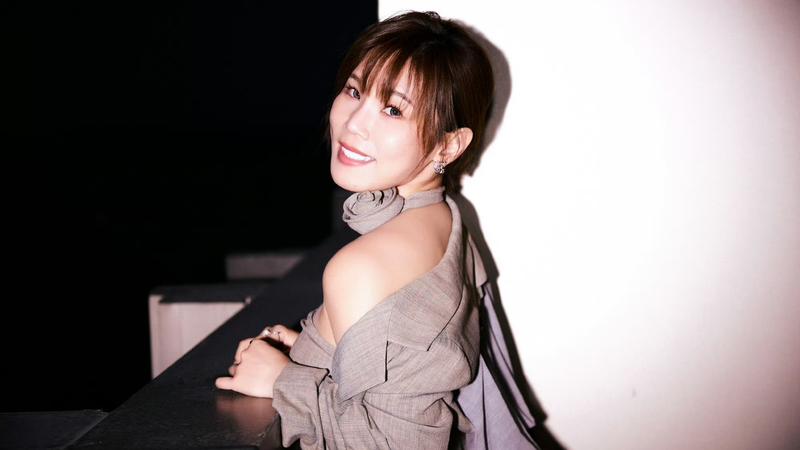 李佳薇擁有「鐵肺女王」稱號,唱功備受肯定。(圖/翻攝自李佳薇微博