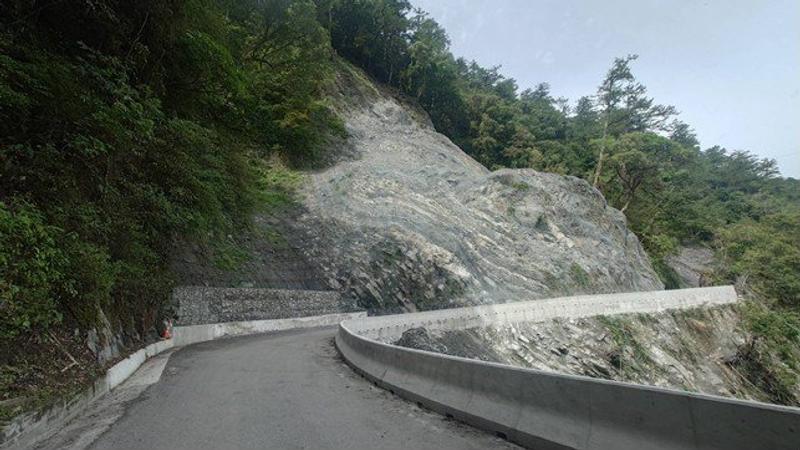 南橫公路向陽路段每日自上午8時至下午5時實施道路雙向管制,5時段開放通行。(圖/翻攝自交通部高速公路局)