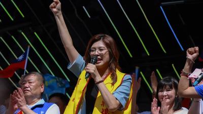 開嗆沈伯洋「紅孩兒」 鄭麗文:全家在對岸賺紅錢還拿美國人錢