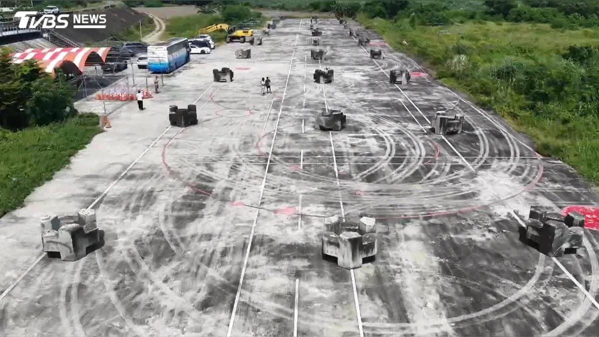 無人機場地「一夜變障礙賽」!消波塊提前進駐 考生玩家不滿抗議