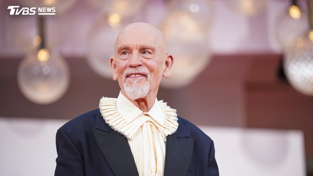 約翰馬克維奇以72歲高齡拿下影帝獎。(圖/達志影像美聯社)