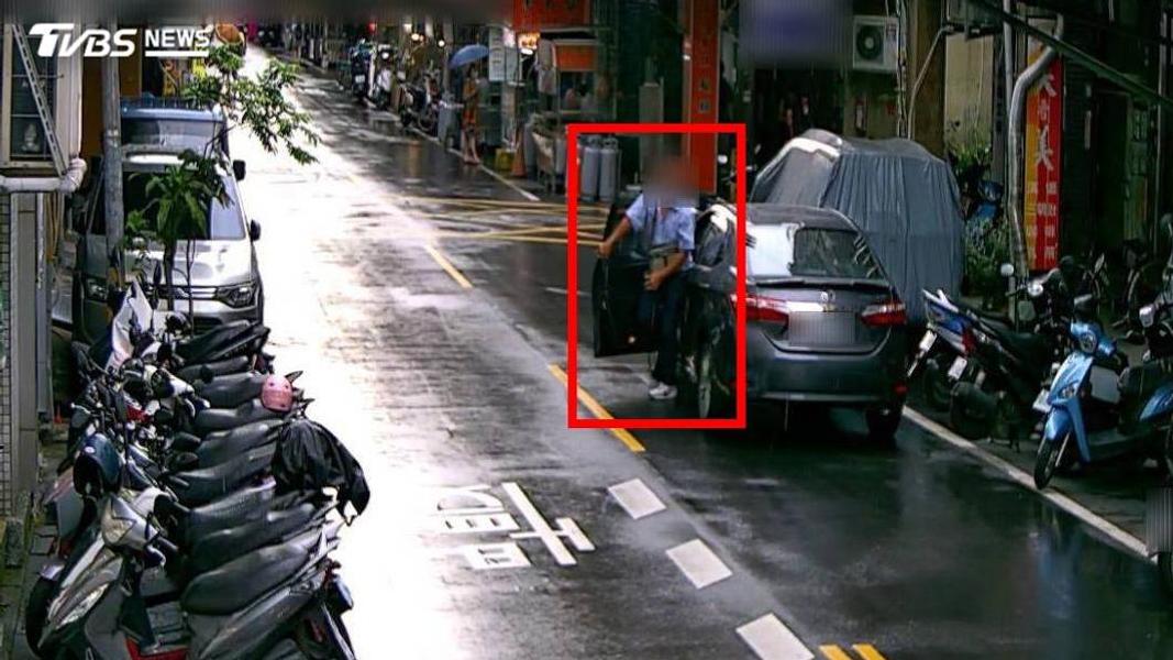 涉嫌殺害女友的周姓男子已遭到法院羈押禁見。(圖/TVBS)