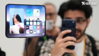 百萬人預約iPhone18!iPhone Duo夯爆 大陸黃牛代搶費46萬台幣