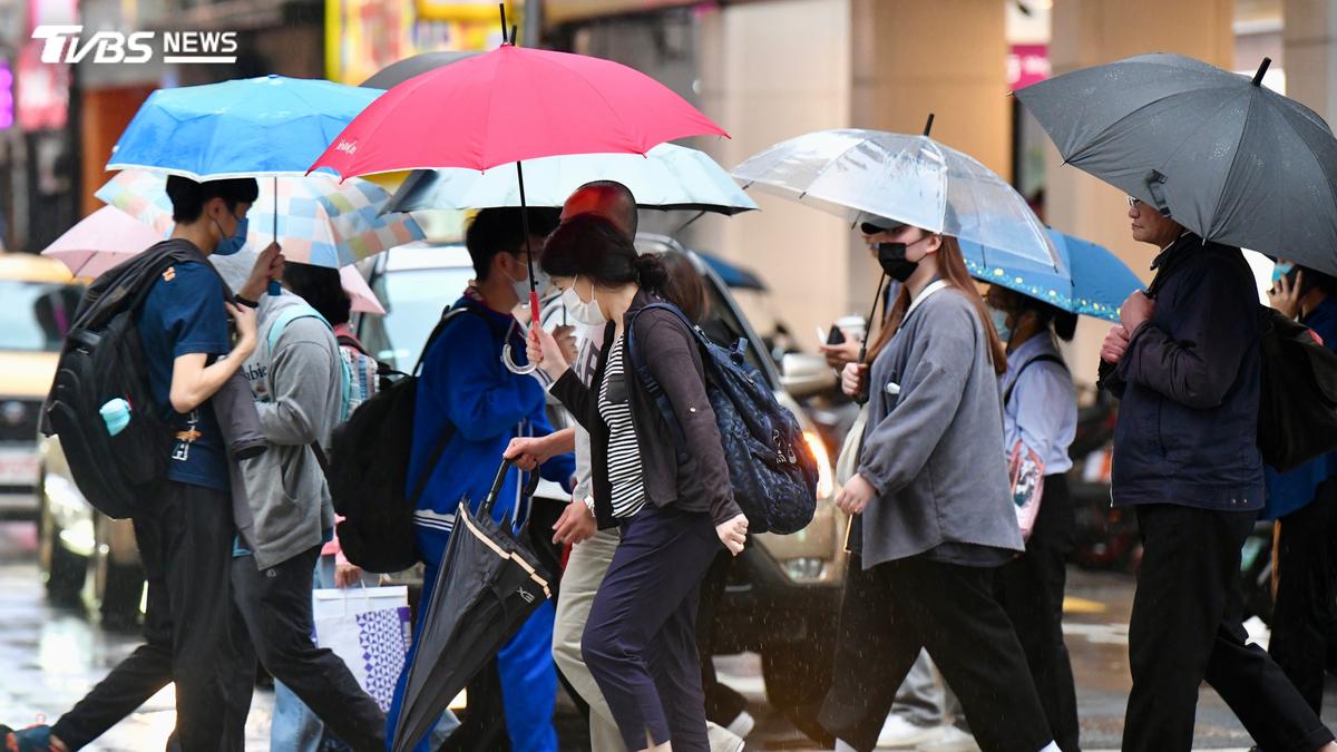 越晚雨越猛!東北季風報到「轉濕探24度」 3地入夜防大雨