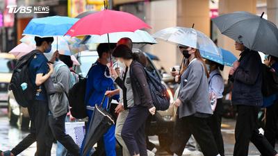 天氣/越晚雨越猛!東北季風報到「轉濕探24度」 3地入夜防大雨