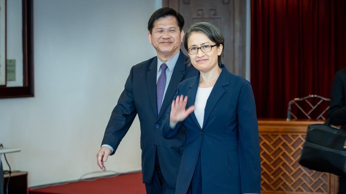國安考量?蕭美琴搭民航機返台 航線刻意避開中國大陸境內