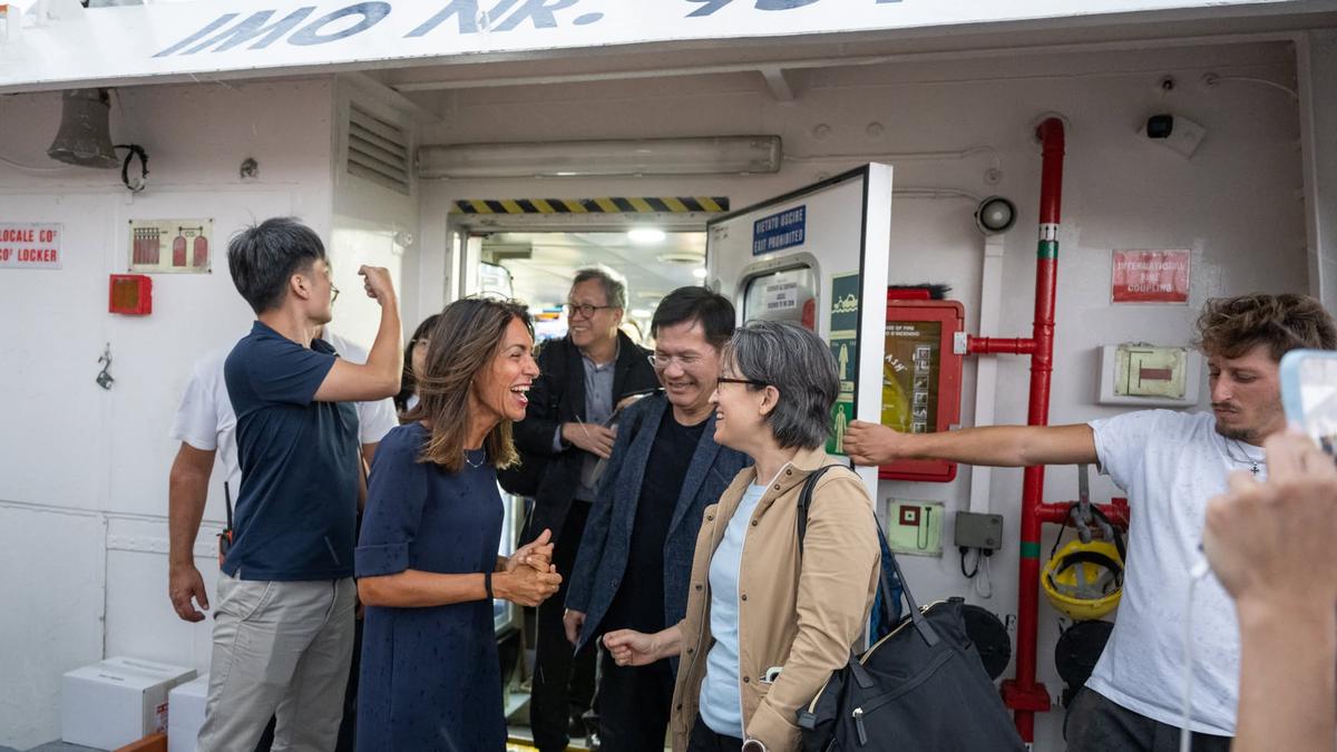海陸空接力奔波義大利 林佳龍爆蕭美琴遇惡劣海象「嘔吐暈船」
