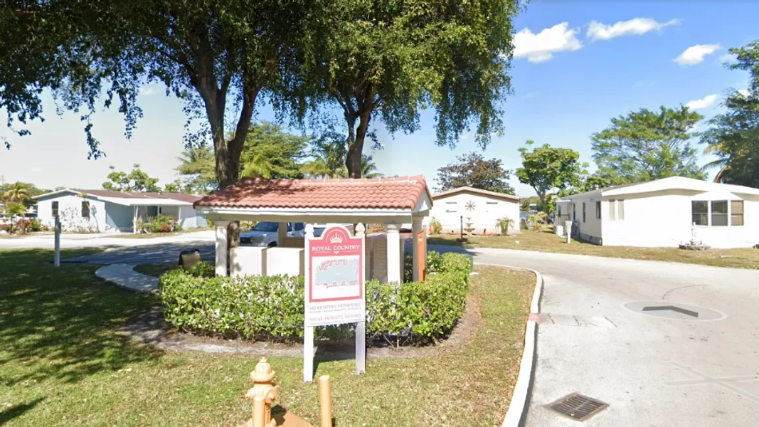 邁阿密「皇家鄉村移動房屋公園」(Royal Country Mobile Home Park)。(圖/翻攝自Google Map)