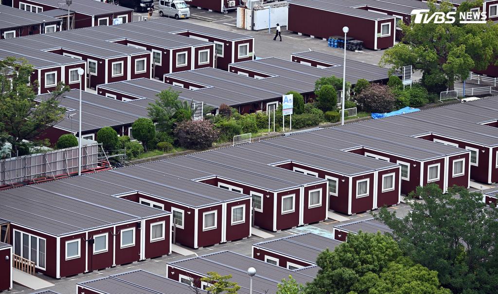 日本主辦單位為節省成本，沒有興建傳統選手村，而是在名古屋港設置貨櫃型組合屋（圖／達志影像美聯社）