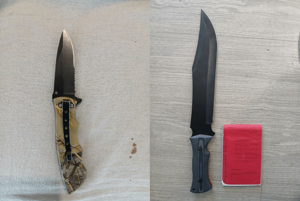 警方在其藏匿處獲一把開山刀與一把彈簧刀（圖／翻攝自met.police.uk）