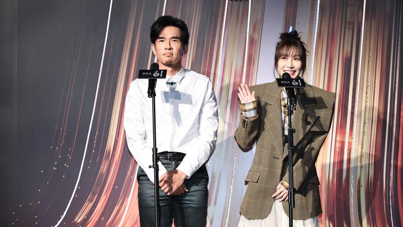 「戲劇節目女配角獎」由楊一展、曾莞婷揭獎。(圖/TVBS)