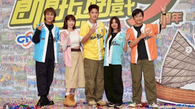 王仁甫貼出昔日組合照片,喊話峮峮。(圖/翻攝王仁甫IG)