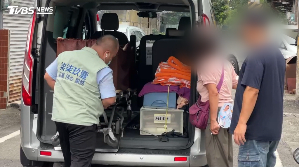 嘉義68歲父遭刺死!41歲兒持刀砍胸 母返家見屍崩潰(圖/TVBS)