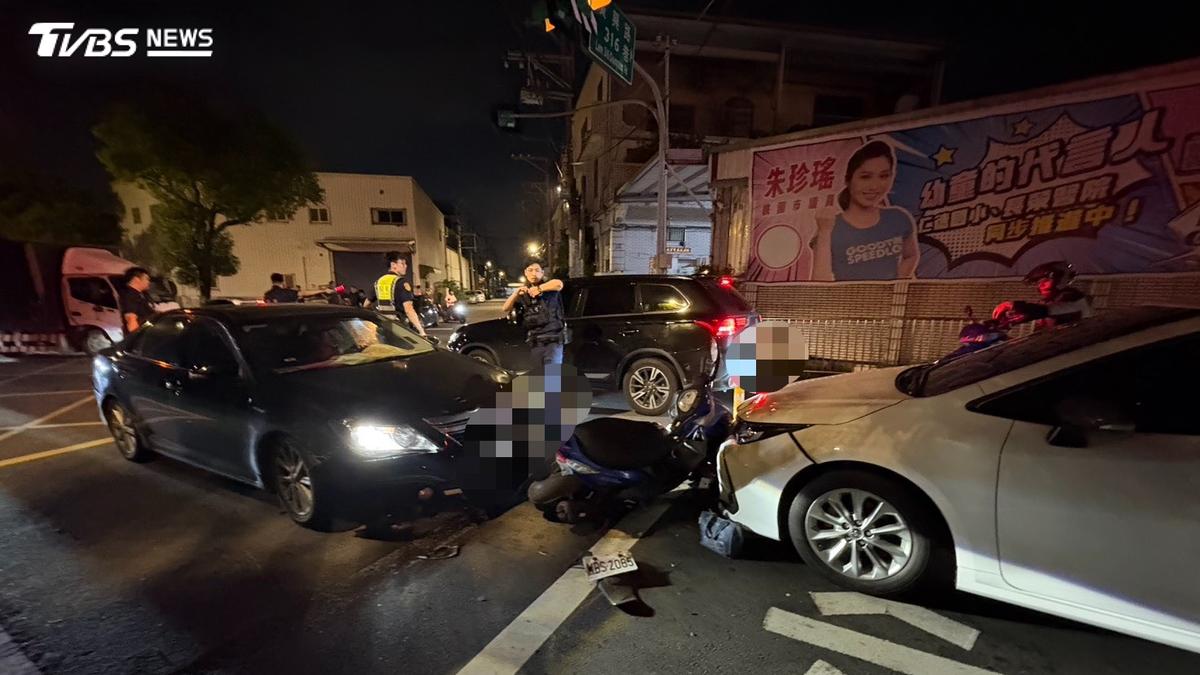 快訊/桃園八德7車撞成一團!5人受傷、救護車接力送醫