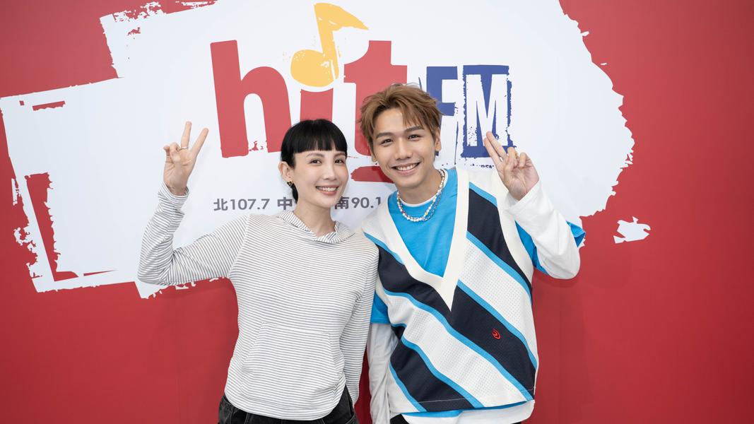 蔡旻佑接受魏如萱訪問。(圖/Hit Fm聯播網提供)