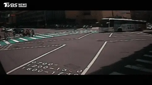 公車-台中-新加坡籍-阿嬤-台中車禍-台中公車-台中公車輾人