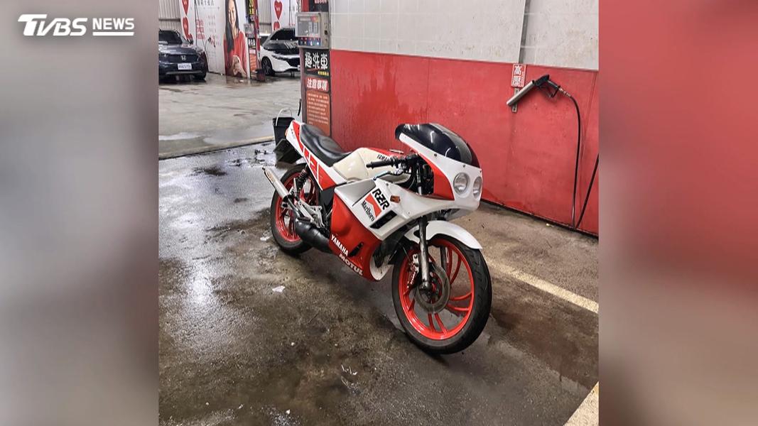 經典老車「追風135」遭撞倒!19歲車主柯南上身 真凶竟在隔壁(圖/TVBS)