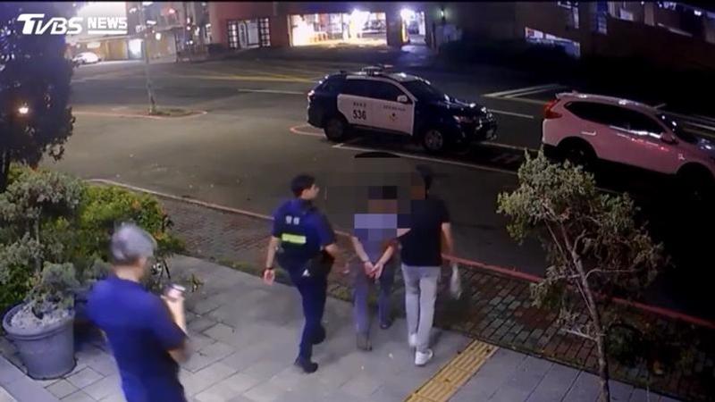 淡水涉嫌下藥的藥師遭警方逮捕。(圖/TVBS)