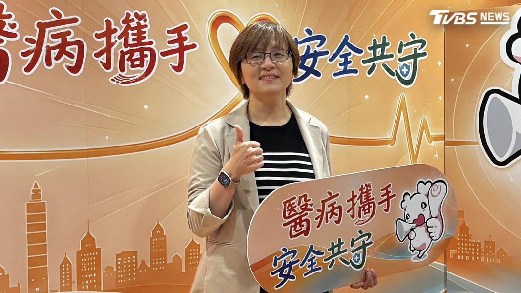衛福部醫事司司長劉越萍表示因所的資料都被檢方帶走,連藥師也被關押,因此行政處分卡關。(圖/陳詩璧攝)