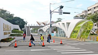 讀1天私大就休學「慘掏1.8萬學費」!他怒轟:被當盤子