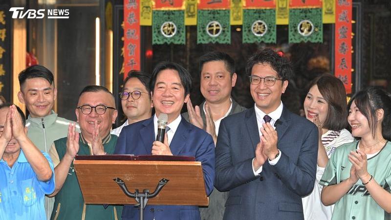 總統賴清德日前與民進黨台北市長參選人沈伯洋一同拜廟祈福。(圖/胡瑞麒攝)