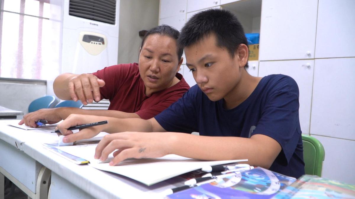 告別街頭流浪 暖心課輔重拾快樂童年