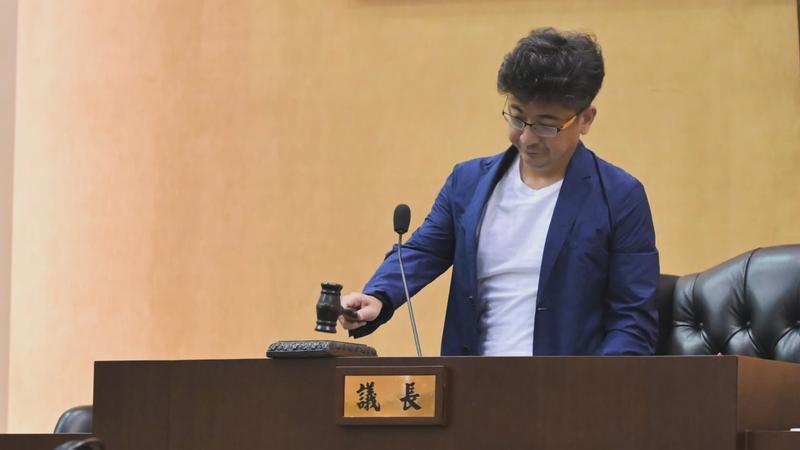 謝典霖等人不只涉賄選,檢方追出疑詐領公款私用、擴大偵辦。(圖/翻攝自臉書)
