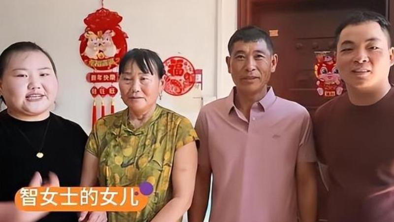 中國有名女子將雙方皆已單身超過20年的親生母親和公公撮合。(圖/翻攝自明話直說)