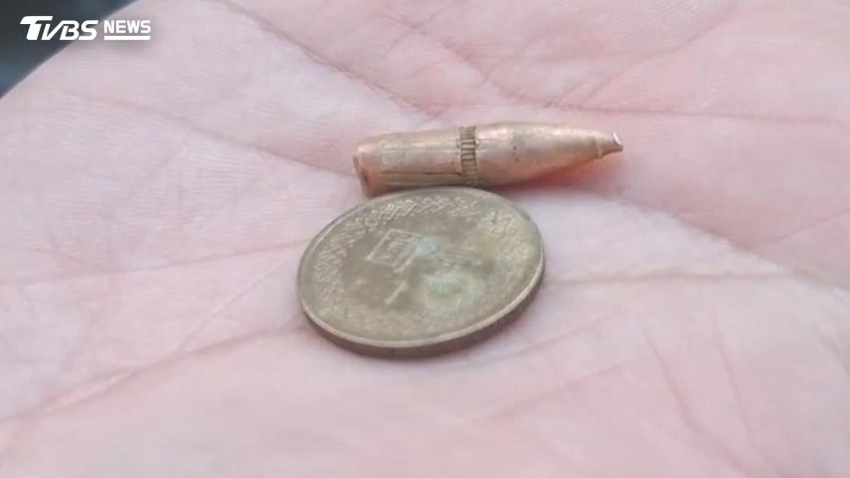 子彈會轉彎?步槍彈頭「越牆射進回收車駕駛座內」 十軍團回應了