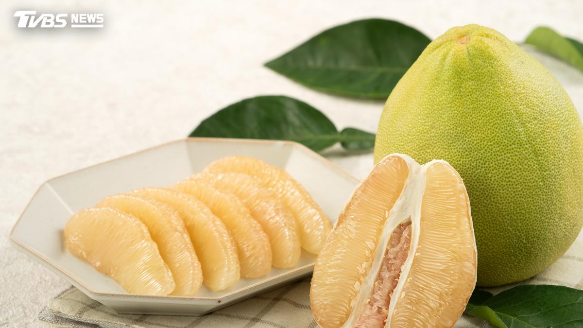 文旦殺到1顆5元!專家授「這樣挑」香甜多汁 黃綠色油胞放更久