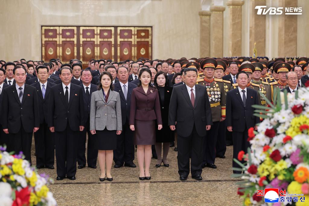 近年來金主愛頻繁與父親金正恩一起出席各大場合,被視為接班人的徵兆(圖/達志影像美聯社)
