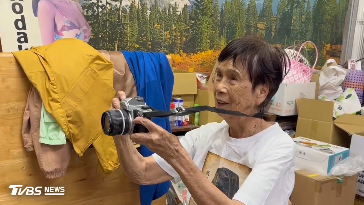 花蓮玉里70年照相館 95歲嬤留住最美笑容