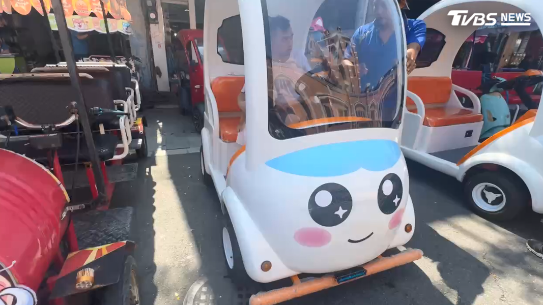 旗津電動車業者內耗嚴重 高爾夫球車、動物造型車成吸客新招(圖/TVBS)