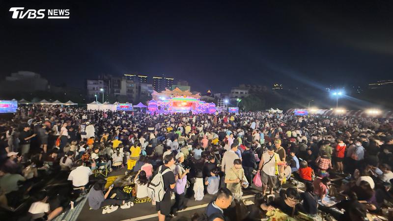 鍘美藝術節首日開演,人潮爆滿盛況曝光。(圖/TVBS)