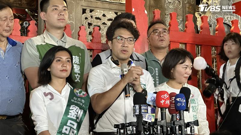 民進黨台北市長參選人沈伯洋18日晚間表示,市場處還針對很多地方。(圖/潘袁詩羽攝)
