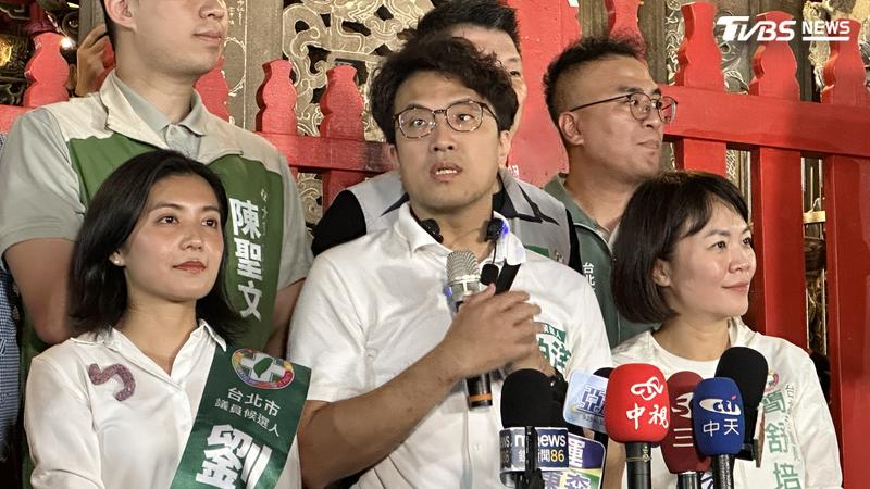 民進黨台北市長參選人沈伯洋表示,若有機會想拜訪親民黨主席宋楚瑜。(圖/潘袁詩羽攝)