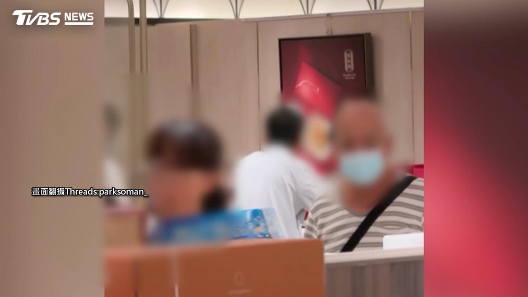 「售出不退」硬要換!男買禮盒反悔大喊 店員淡定搖頭回絕。(圖/民眾提供)