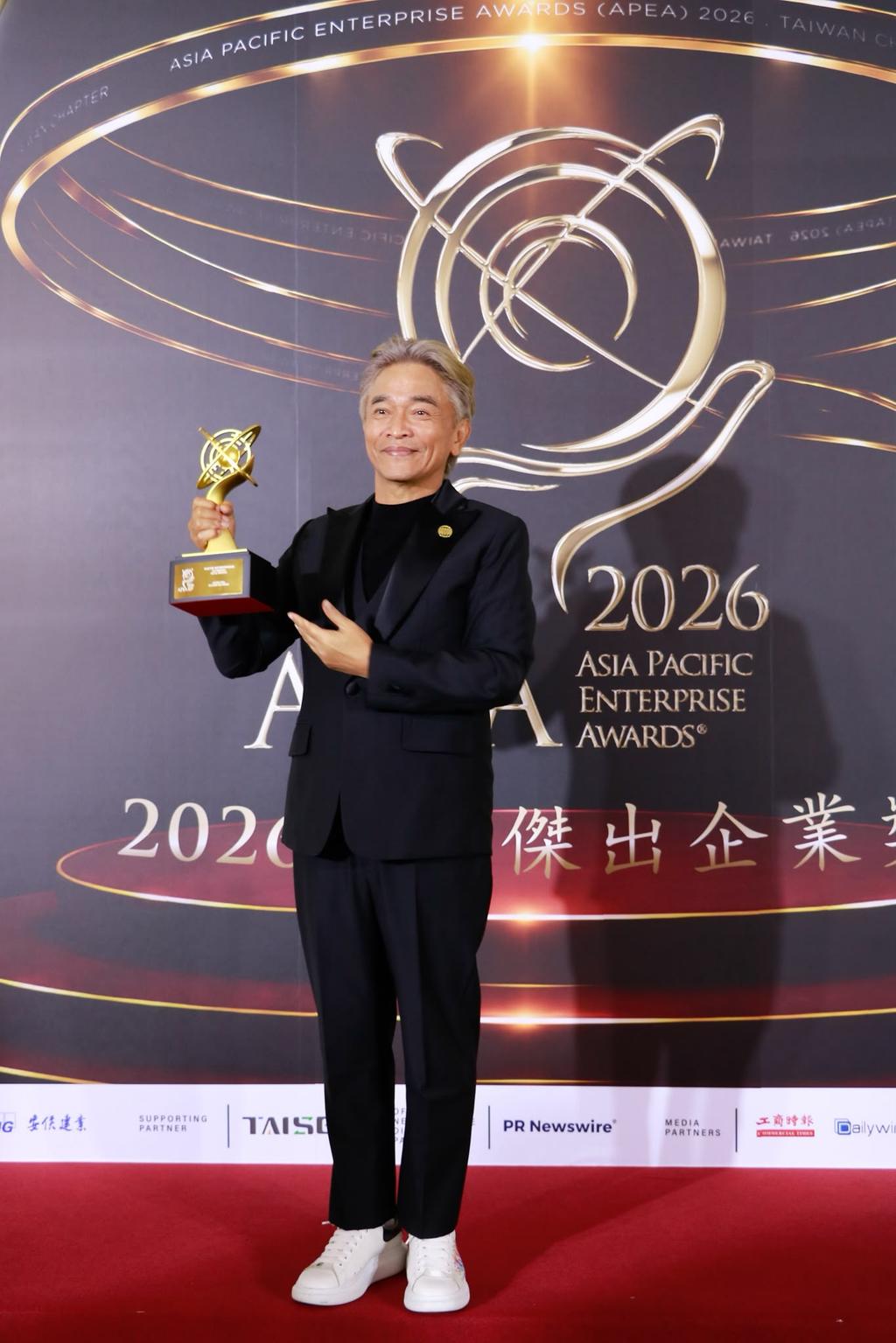 吳宗憲獲2026亞太「卓越企業領袖獎」。(圖/容易文創提供)