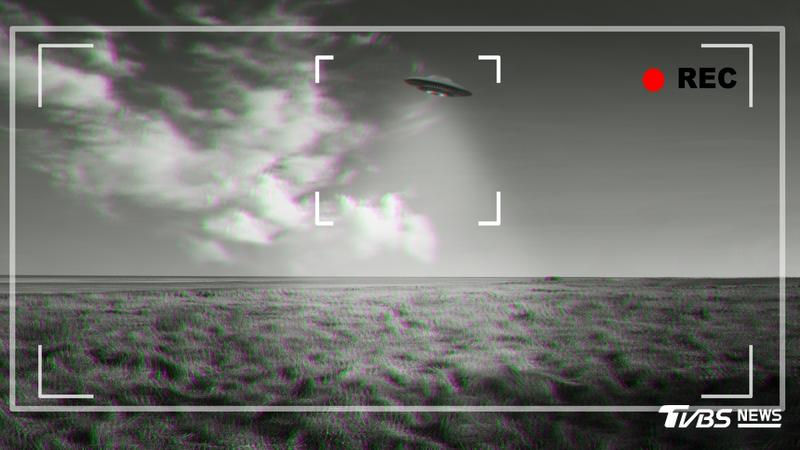 美國五角大廈昨(18)日公布第6批「不明異常現象」(UAP,俗稱UFO)檔案(示意圖/Shutterstock達志影像)