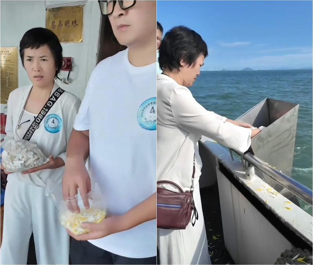 湯利萍神色哀傷,在船尾親手將陳觀泰的骨灰灑入大海,痛別愛夫陳觀泰。(圖/香港01)