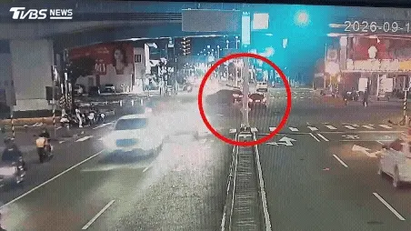 高雄車禍-左營車禍-三寶車禍-高雄撞車-左營撞車-高雄三寶車禍