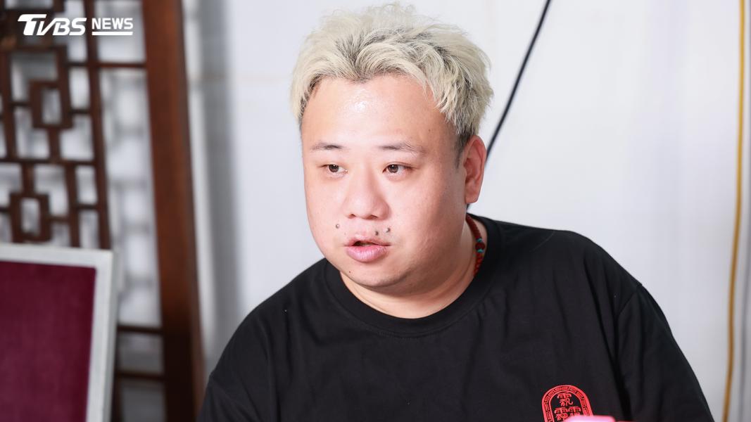 劉國劭受訪時已比拍攝時期瘦了21公斤。(圖/趙世平攝)