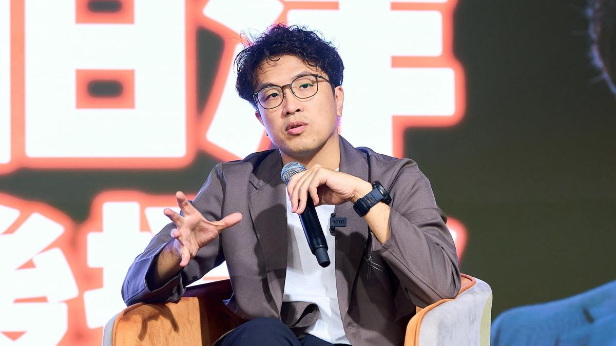 少東挺蔣萬安遭出征!沈伯洋喊:鬍鬚張好吃、別人身攻擊洗一星