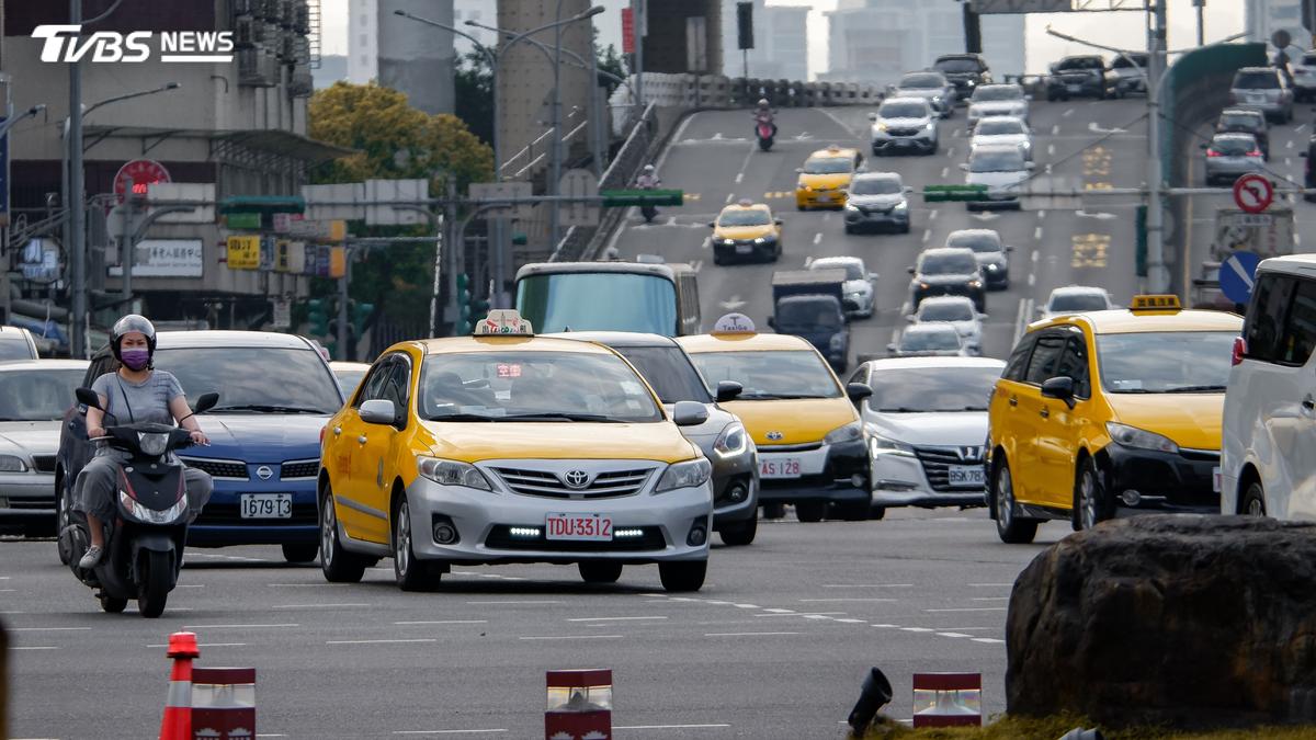 雙北小黃擬漲價!起跳價85⭢110元 遇颱風豪雨「加收50元」