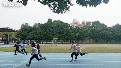 家長質疑校外教學「老師不繳錢」 全場暴怒:3天600給你帶