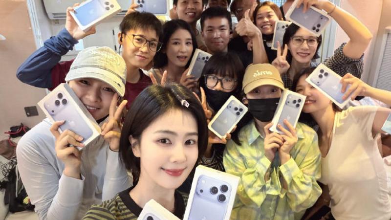 白鹿-iPhone 18 Pro Max-白鹿送手機-白鹿送團隊iPhone-白鹿送工作人員iPhone-白鹿送iPhone 18 Pro Max-神仙老闆-冰川藍iPhone-白鷺暖舉-白鹿送iPhone 18