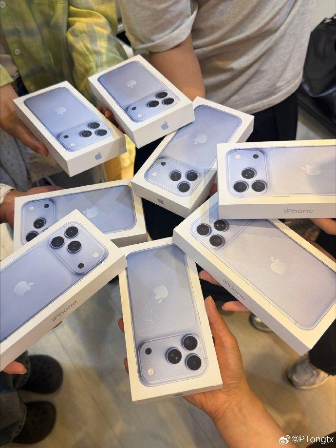 白鹿-iPhone 18 Pro Max-白鹿送手機-白鹿送團隊iPhone-白鹿送工作人員iPhone-白鹿送iPhone 18 Pro Max-神仙老闆-冰川藍iPhone-白鷺暖舉-白鹿送iPhone 18